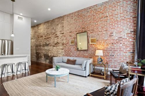 Central Business District Hotel | Bourbon Street Hotel Stay Group Friendly
