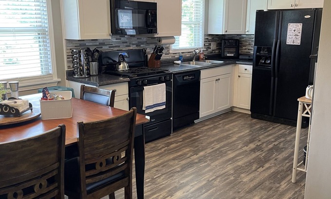 Highview House | BOURBON TRAIL & BEYOND! Central to everything in a quiet neighborhood/Game Room!
