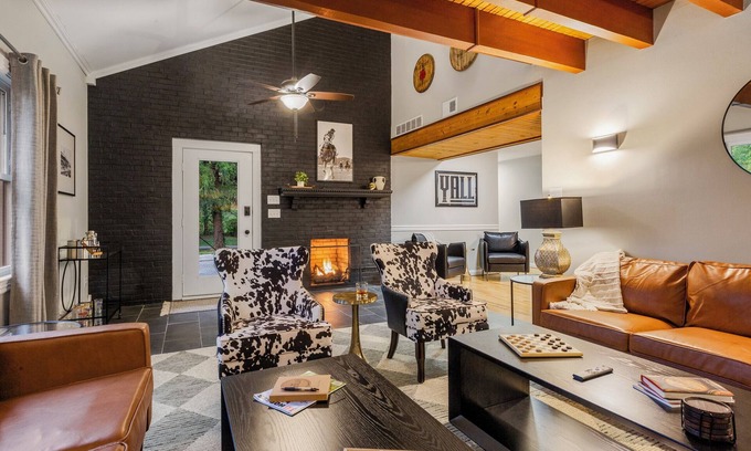 Lawrenceburg House | Bourbon Trail Cabin-Sleeps 10-Hot Tub, Firepit