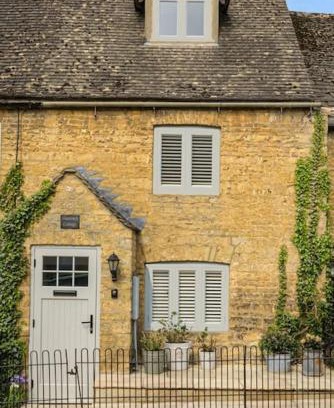 Bourton House | Bourton-on-the-Water Lovely 2Bed Cotswold Cottage