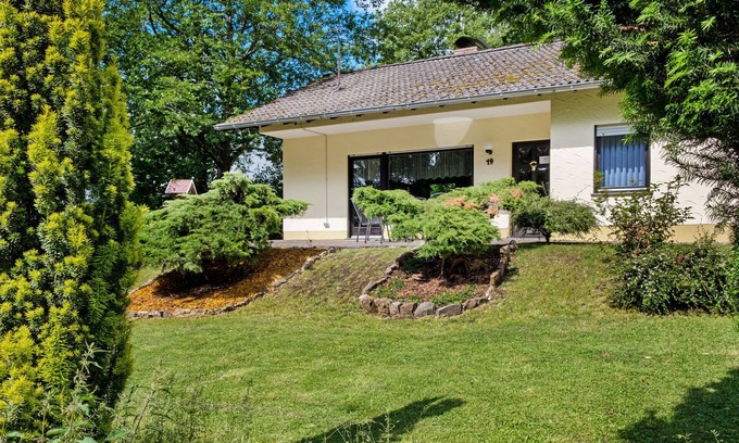 Feusdorf House | Boutique Bungalow in Feusdorf by the forest