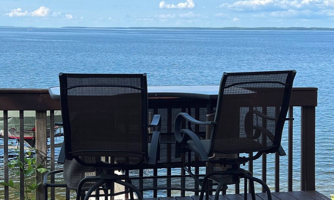 Whipholt Cabin | Boutique cabin that is feet from Leech Lake. Enjoy the Million dollar view.
