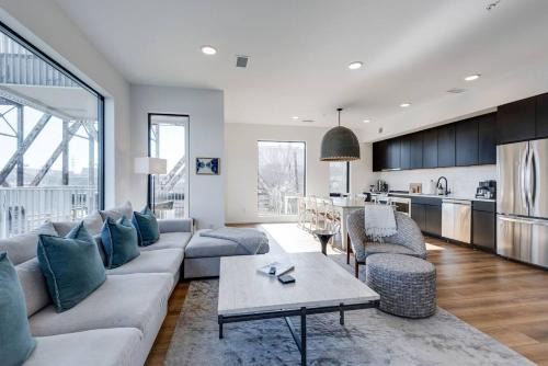 North Capitol House | Boutique Condo On Nashville Riverfront- Park Free