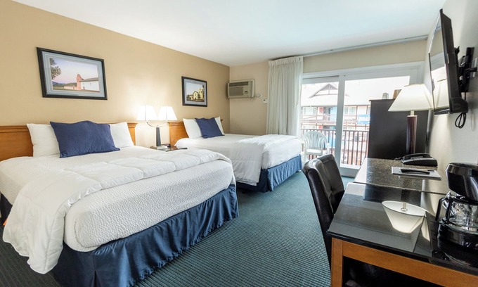 Solvang Apartment | Boutique Hotel Double Queen Balcony Room