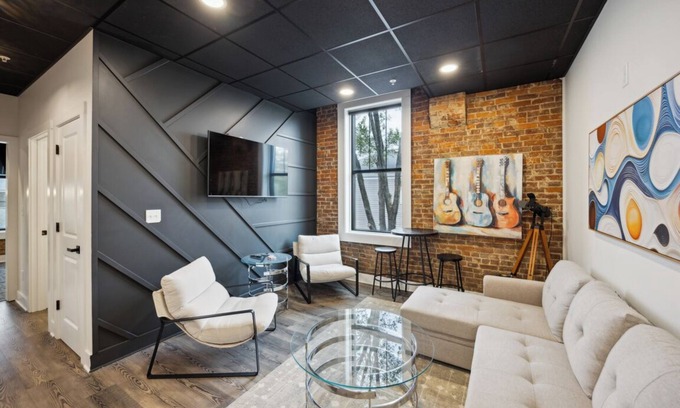 Jackson Hotel | Boutique Hotel | The Entertainment Suite