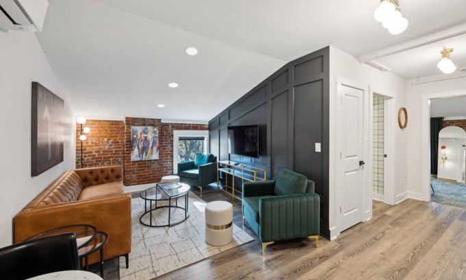 Jackson Hotel | Boutique Hotel | The Kentucky Derby Suite