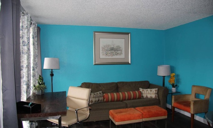 West Hills Apartment | Boutique Room with Kitchen -Naval Suites -222