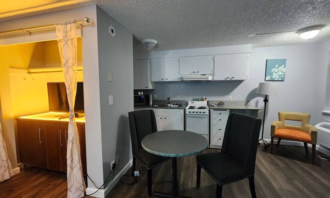 West Hills Apartment | Boutique Room with Kitchen -Naval Suites -231