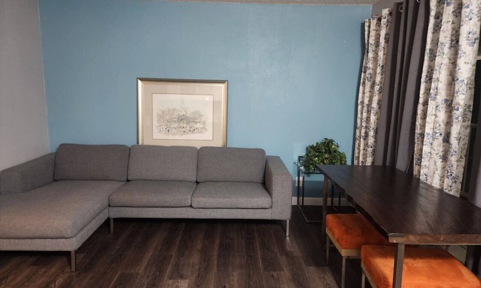 West Hills Apartment | Boutique Room with Kitchen -Naval Suites
