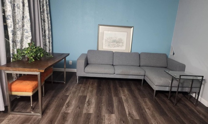 West Hills Apartment | Boutique Room with Kitchen -228