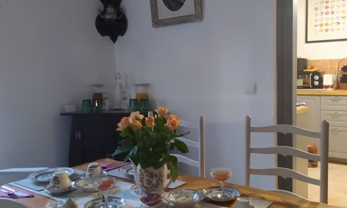 Quillan House | Boutique Townhouse with mountain views and river