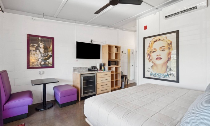 Folly Beach Hotel | Boutique Vera Hotel Room 401: King Room in the Heart of Folly Beach