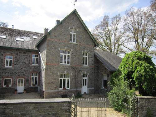 Commanster House | Bovigny holiday home with cinema