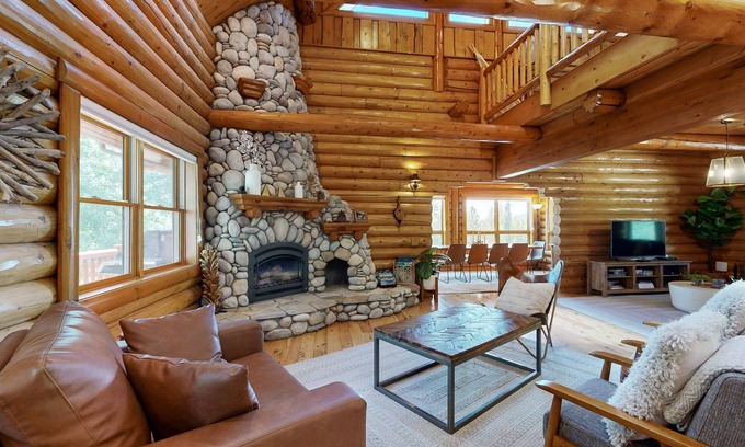 Upper Moonridge Cabin | Bow Canyon Oasis ~ Luxury Moonridge Log Home | Game Room & Loft