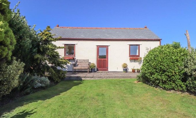 Carnbrea House | Bowling Green Cottage