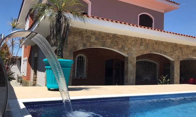 Guaruja House | Beautiful townhouse with barbecue and pool