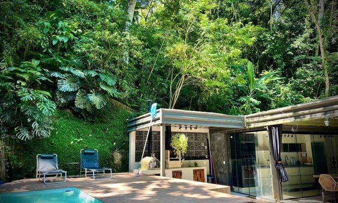 Vargem Grande Cottage | Container house in the forest just 10 km from the most beautiful beaches in Rio!