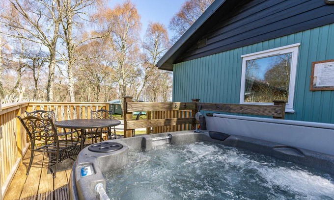 East Lewiston House | Bracken Lodge 6 with Hot Tub