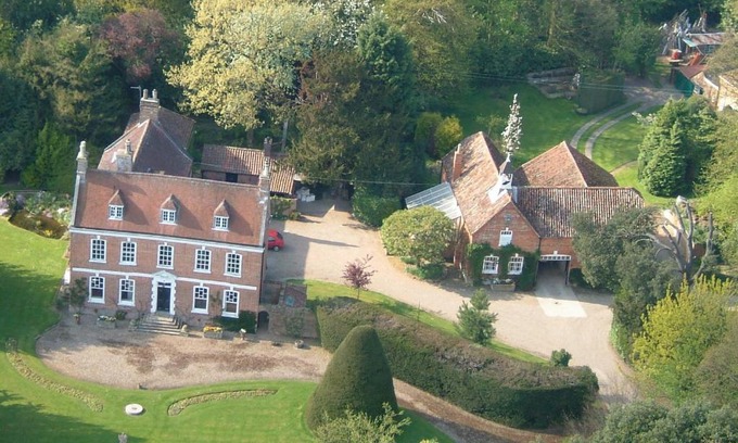 Louth Apartment | Brackenborough Hall Coach House - Saddle Room