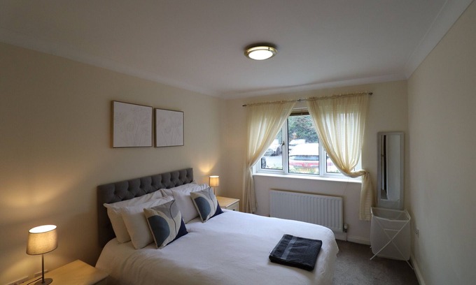 Bracknell Apartment | Bracknell Spacious Two Bedroom Apartment