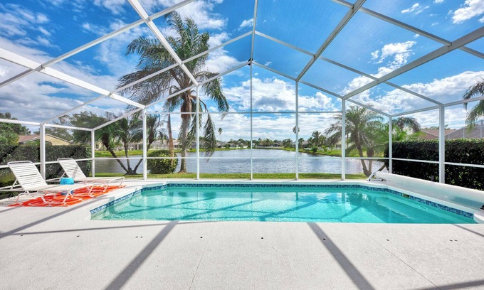 Sabal Harbour House | Bradenton’s SUNshine Bellis - private POOL with a VIEW!nnnnn