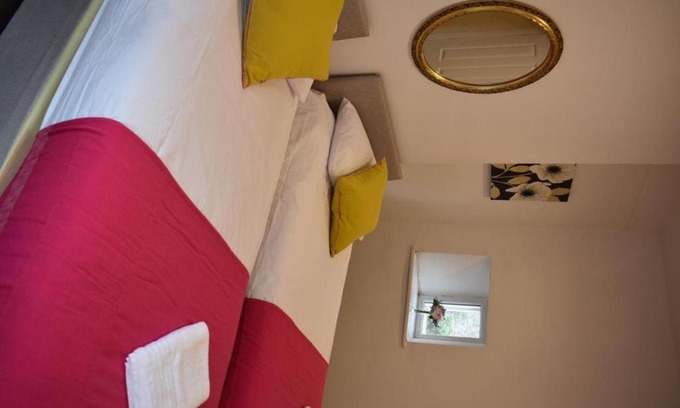 Denbigh House | Braillen Suite- 2 bedroom with kitchenette and bathroom