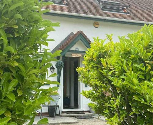 Aberporth House | Bramble Cottage - Sleeps 5