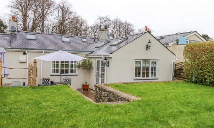 Beaumaris House | Bramley Cottage