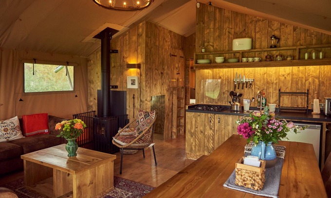 Glastonbury Cabin | Bramley, set in a peaceful orchard just ten minutes from Glastonbury