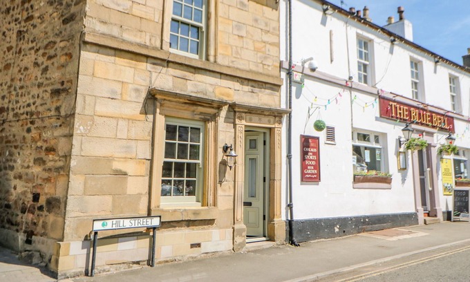 Corbridge Cottage | BRAMWELL HOUSE, family friendly, with open fire in Corbridge