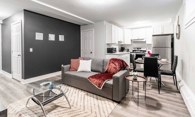 Central Hamilton Apartment | Brand New - 1BR Modern Apartment - PRIME Location!