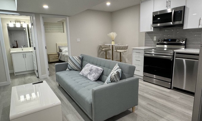 Southwest Calgary House | Brand new 2 bdrm 3 beds luxury Guest Suite with separate entrance