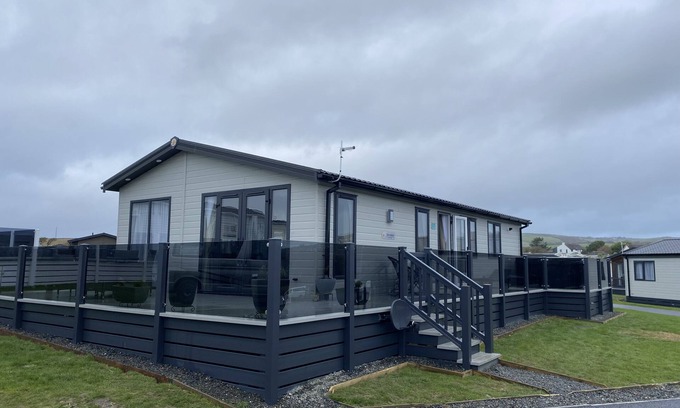 Bude Cabin | Brand new 2021 Lodge - private access to the coastal path