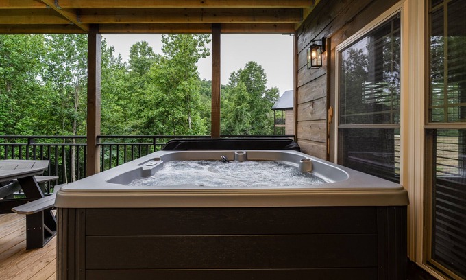 Sevierville House | Brand NEW 2bed 2bath w Hot Tub