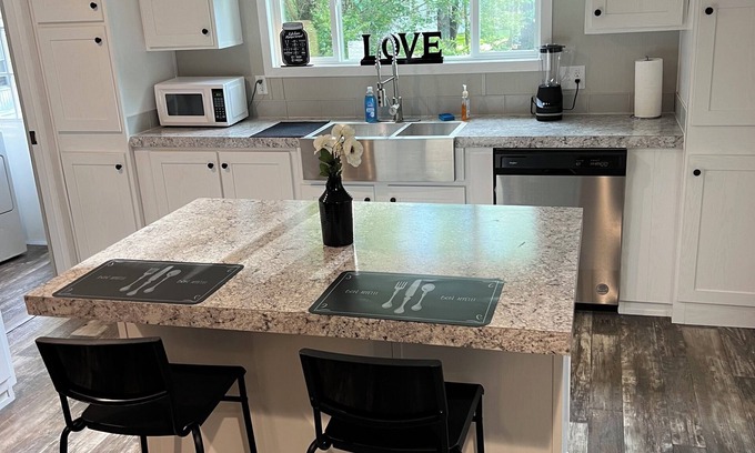 Lithia Springs House | Brand New Atlanta vacation Home