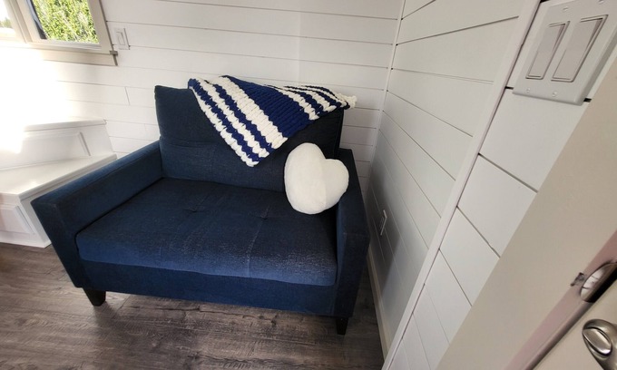Ferndale Apartment | BRAND NEW Blueberry TINY House Stand-Alone Studio w/AC. Cozy Slice of Heaven!