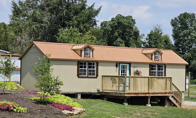 London Cabin | Brand new cabin! Close to everything! Located on our 9 acre farm.
