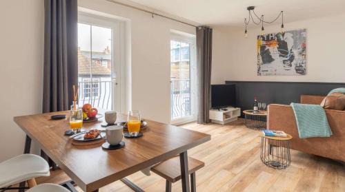 Old Town Hastings Apartment | Brand New Central Balcony Flat - Hastings Holidays
