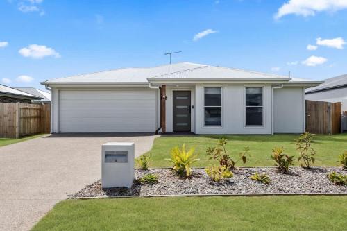 Eli Waters House | BRAND NEW Central Stylish Home