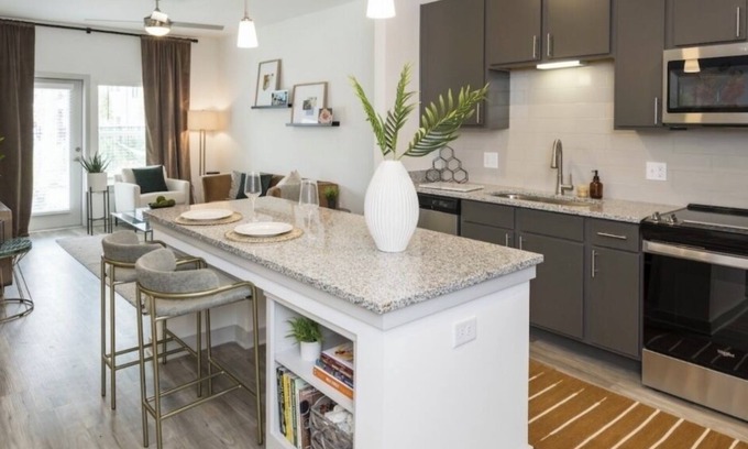 Summerville Apartment | Brand New Charming 1BD/1BA Free WIFi/Parking