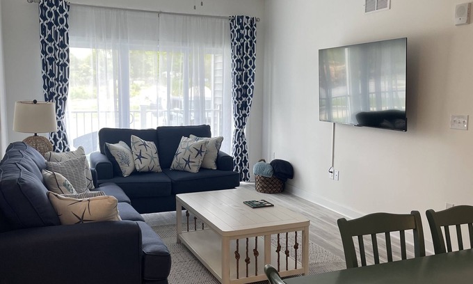 Rehoboth Beach Condo | Brand new Condo located in waterfront gated community only 7 miles from beach.