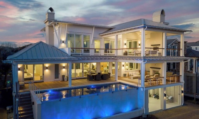 Isle of Palms House | 🍾Brand New🍾 Custom Oceanfront home- Stunning views, 6 bd, pool, elevator