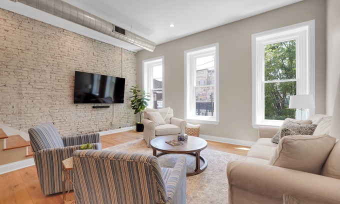 Phoenix Hill House | Brand New Downtown Luxury Home
