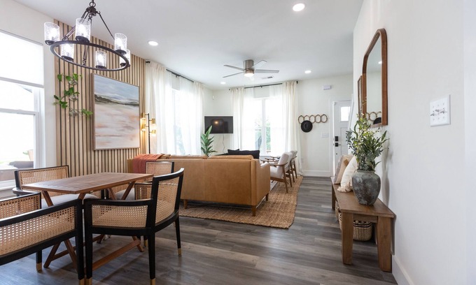 Landrum House | Brand New Downtown Landrum Home - TIEC/Tryon/FENCE