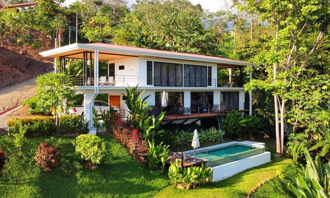 Ojochal House | Brand New Entreverde Beach-Mountain house