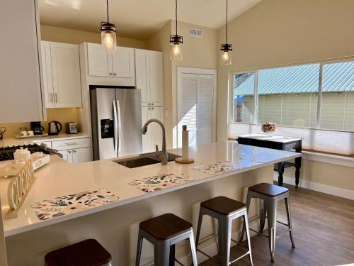 Sandpoint House | Brand new everything home!