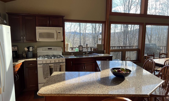 Ludlow Ski Chalet | Brand new hot tub, spacious Chalet 1 min from Okemo base and Ludlow Downtown!