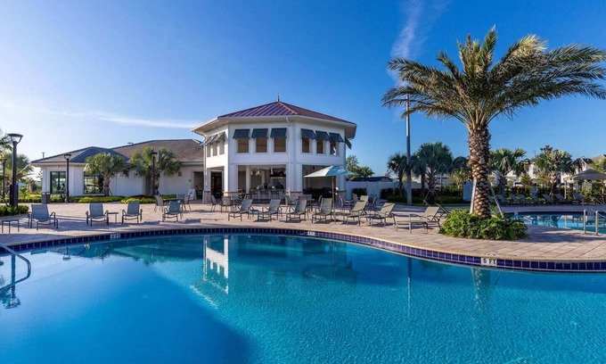 Kissimmee Villa | Brand-new Lake-view 9BR Dream Vacation House w/Everything @ Storey Lake