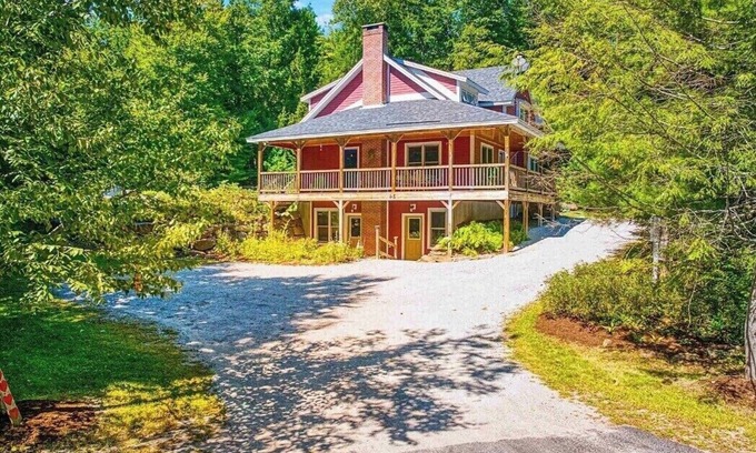 Newbury House | Brand new listing! Gorgeous 3-bedroom, 2 1/2 bath ski house in charming Newbury!