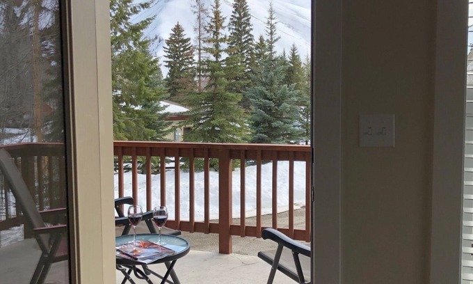 Hailey House | Brand new loft retreat with sweeping mountain views